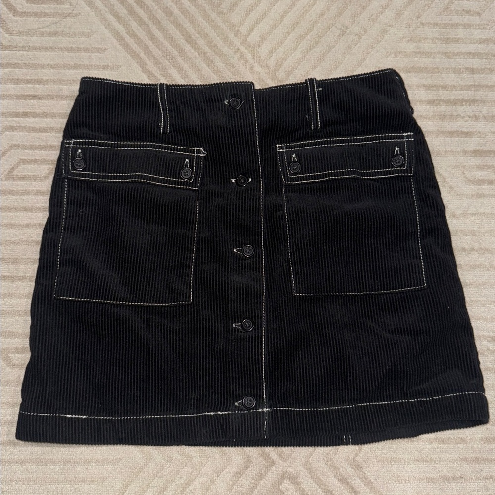 BDG urban outfitters Black Corduroy Button-Front Skirt
never worn
size s